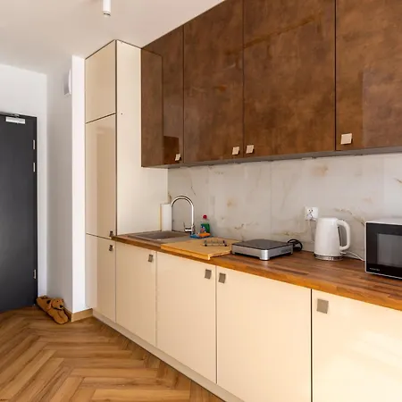 Mostek Sapphire Navy By Bookinghost *