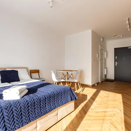 Mostek Sapphire Navy By Bookinghost Gdaňsk