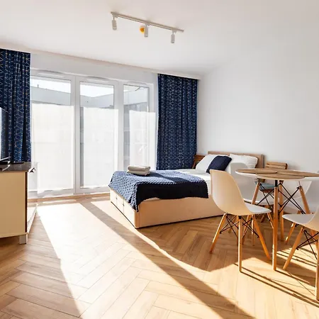 Mostek Sapphire Navy By Bookinghost Gdansk