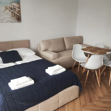 Mostek Sapphire Navy By Bookinghost