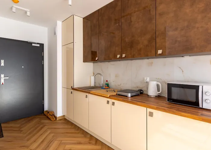 Mostek Sapphire Navy By Bookinghost *