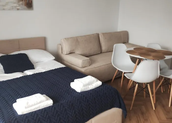 Mostek Sapphire Navy By Bookinghost